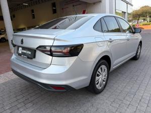 Volkswagen Polo sedan 1.6 manual - Image 3