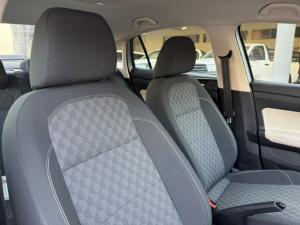 Volkswagen Polo sedan 1.6 manual - Image 7