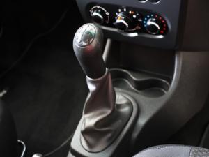 Nissan NP200 1.6i safety pack (aircon) - Image 13