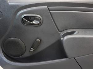 Nissan NP200 1.6i safety pack (aircon) - Image 16
