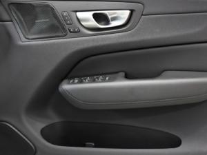 Volvo XC60 B5 AWD Plus Dark - Image 21