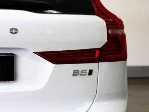Volvo XC60 B5 AWD Plus Dark - Image 9