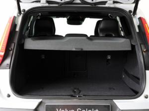 Volvo XC40 D4 AWD Momentum - Image 10