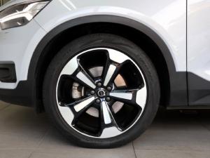 Volvo XC40 D4 AWD Momentum - Image 11