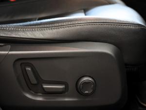 Volvo XC40 D4 AWD Momentum - Image 19