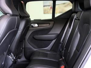 Volvo XC40 D4 AWD Momentum - Image 8