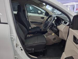Renault Triber 1.0 Evolution - Image 12