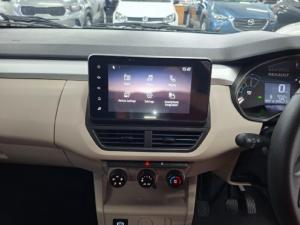 Renault Triber 1.0 Evolution - Image 14