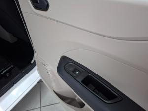 Renault Triber 1.0 Evolution - Image 6