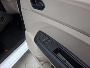 Renault Triber 1.0 Evolution - Image 9