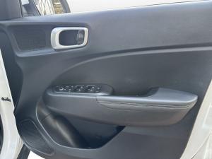 Hyundai Venue 1.0T Fluid auto - Image 10