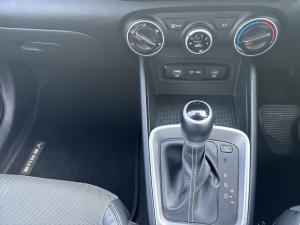 Hyundai Venue 1.0T Fluid auto - Image 17