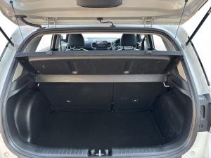 Hyundai Venue 1.0T Fluid auto - Image 9