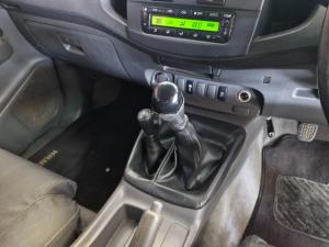 Toyota Hilux 3.0D-4D double cab 4x4 Raider Dakar edition - Image 11