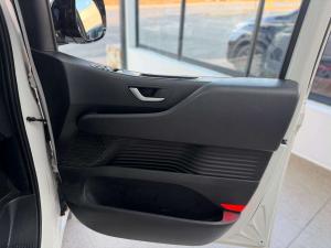 Hyundai Staria 2.2D Executive automatic - Image 19