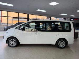 Hyundai Staria 2.2D Executive automatic - Image 3