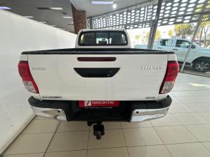 Toyota Hilux 2.4GD-6 double cab 4x4 Raider manual - Image 5