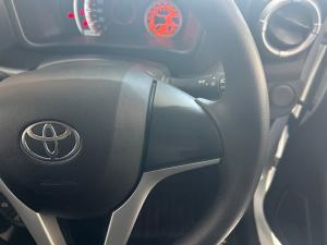 Toyota Vitz 1.0 XR manual - Image 10