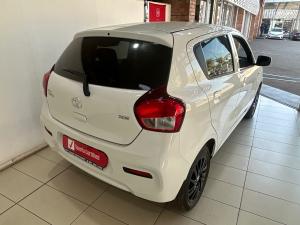 Toyota Vitz 1.0 XR manual - Image 2