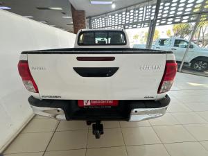 Toyota Hilux 2.4GD-6 double cab 4x4 Raider manual - Image 5