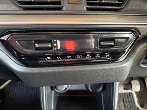 Suzuki Swift 1.2 GL - Image 12
