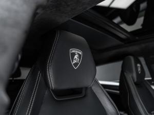 Lamborghini Urus Urus - Image 18