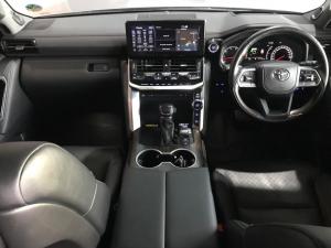 Toyota Land Cruiser 300 3.3D ZX - Image 11