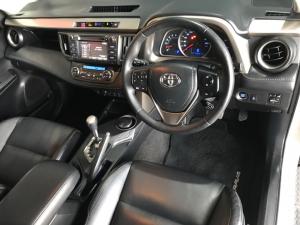 Toyota RAV4 2.2D-4D AWD VX - Image 11