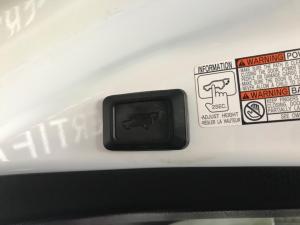 Toyota RAV4 2.2D-4D AWD VX - Image 6