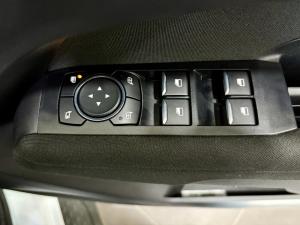 Volkswagen Amarok 2.0TDI double cab Life - Image 11