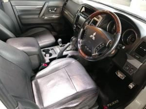 Mitsubishi Pajero 5-door 3.2DI-D GLS - Image 11