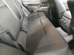 Mitsubishi Pajero 5-door 3.2DI-D GLS - Image 12
