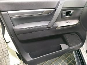 Mitsubishi Pajero 5-door 3.2DI-D GLS - Image 16