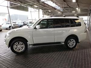 Mitsubishi Pajero 5-door 3.2DI-D GLS - Image 4