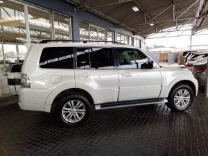 Mitsubishi Pajero 5-door 3.2DI-D GLS - Image 7