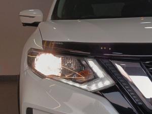 Nissan X-Trail 2.5 4x4 Tekna - Image 9