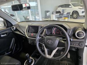 Toyota Vitz 1.0 XR manual - Image 11