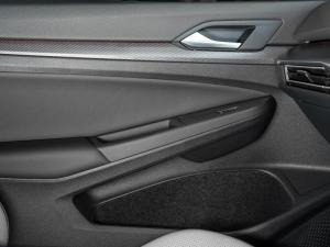 Volkswagen Golf 1.4TSI R-Line - Image 17