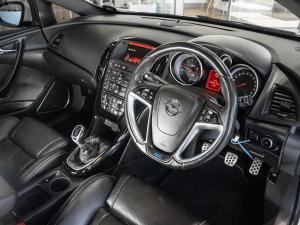 Opel Astra OPC - Image 11