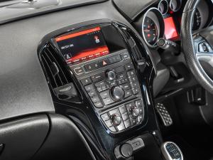 Opel Astra OPC - Image 18