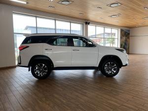 Toyota Fortuner 2.8GD-6 4x4 VX - Image 2