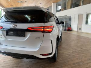 Toyota Fortuner 2.8GD-6 4x4 VX - Image 3