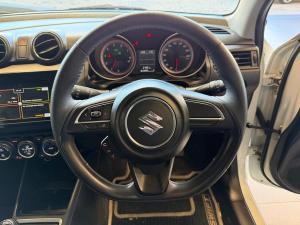 Suzuki Swift 1.2 GLX manual - Image 10