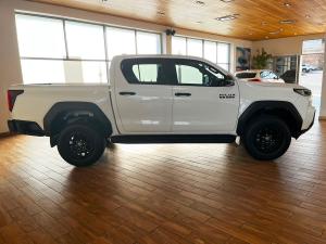 Toyota Hilux 2.8GD-6 double cab Raider 4x4 - Image 11