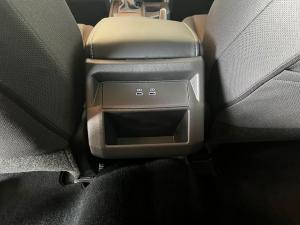 Toyota Hilux 2.8GD-6 double cab Raider 4x4 - Image 14