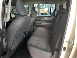Toyota Hilux 2.8GD-6 double cab Raider 4x4 - Image 15
