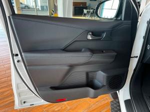 Toyota Hilux 2.8GD-6 double cab Raider 4x4 - Image 16