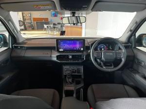Toyota Hilux 2.8GD-6 double cab Raider 4x4 - Image 17
