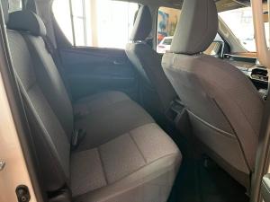 Toyota Hilux 2.8GD-6 double cab Raider 4x4 - Image 21
