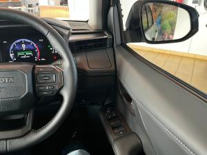 Toyota Hilux 2.8GD-6 double cab Raider 4x4 - Image 25
